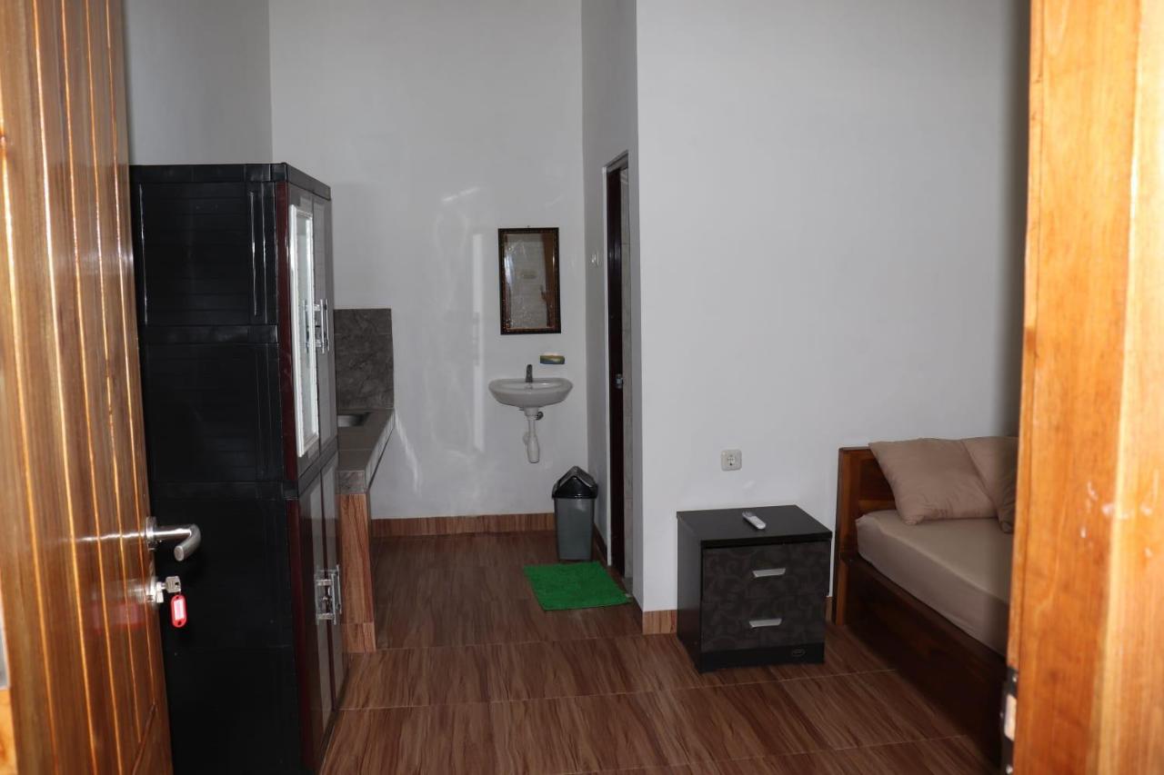 Room 212 Kuta  ภายนอก รูปภาพ