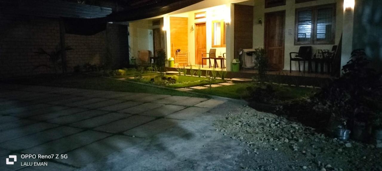 Room 212 Kuta  ภายนอก รูปภาพ